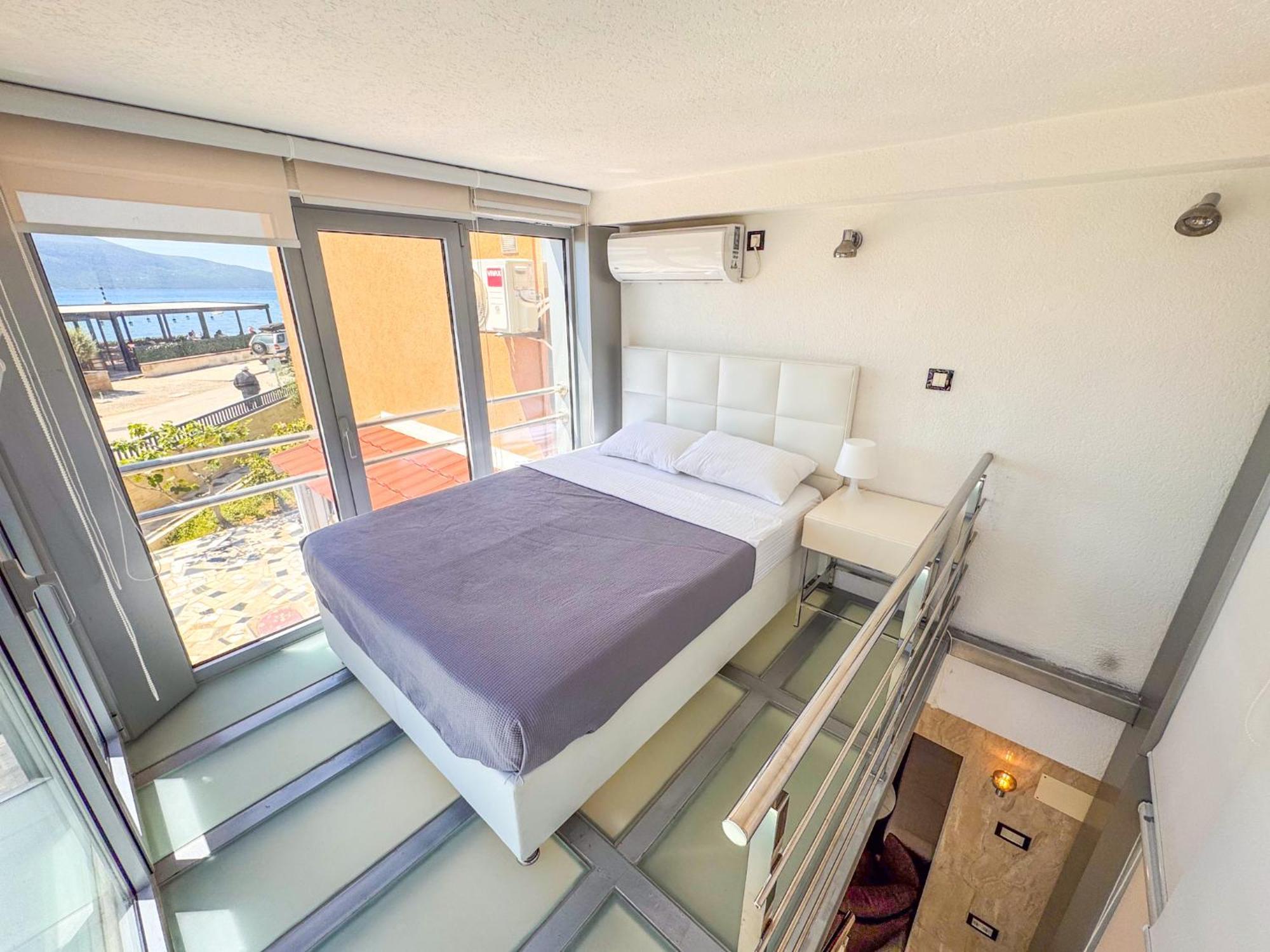 Qumi Apartments Тиват Екстериор снимка